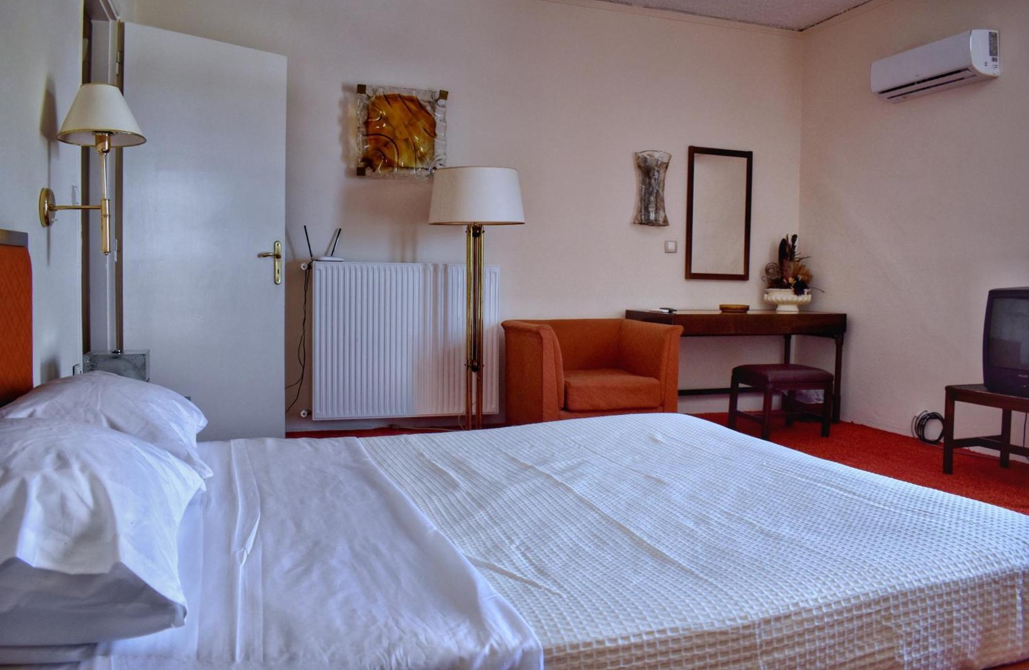 Hotel Theoxenia Missolonghi Экстерьер фото