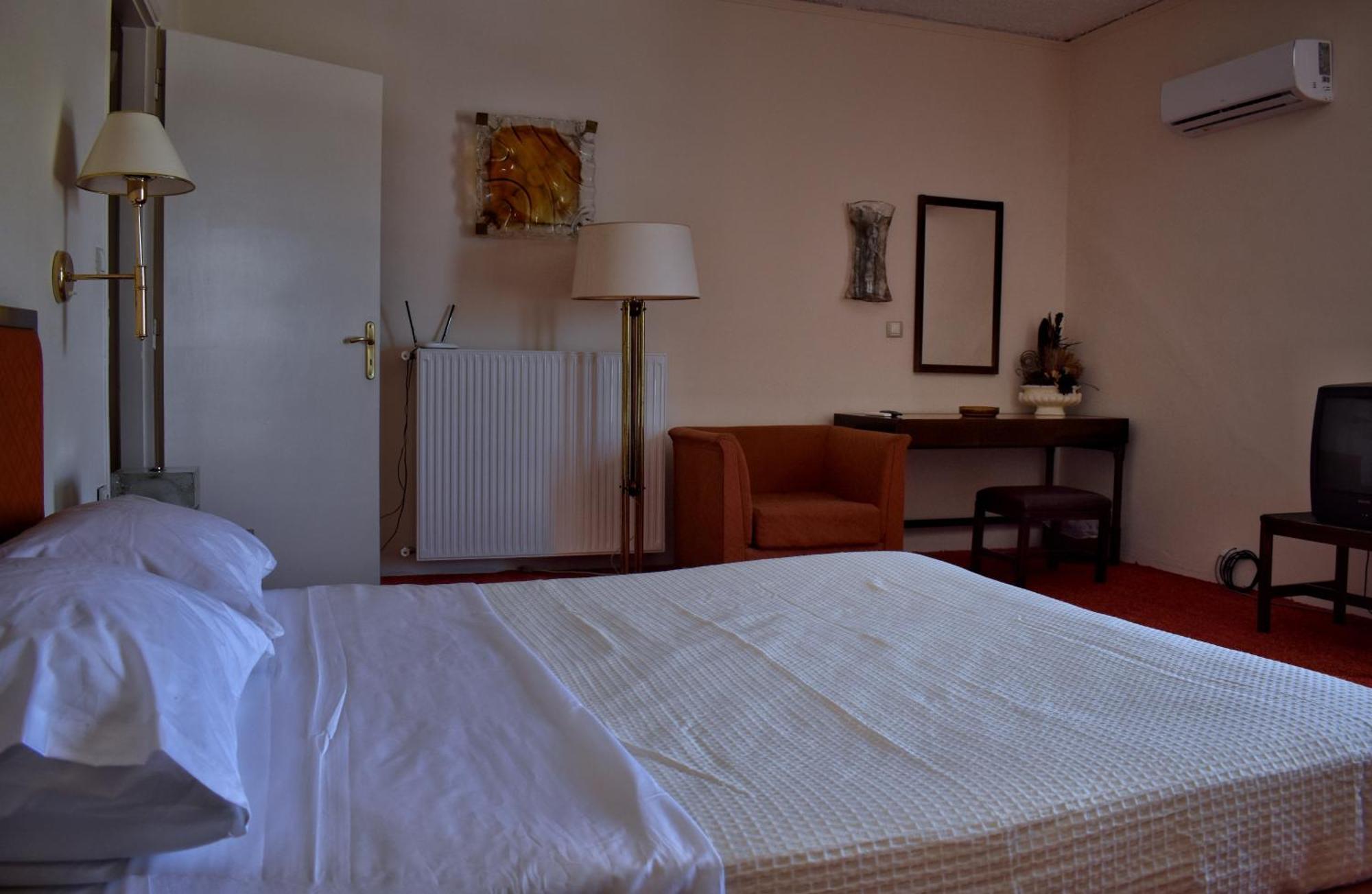Hotel Theoxenia Missolonghi Экстерьер фото